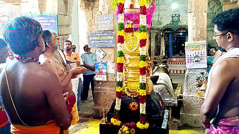 சதுா்வேதமங்கலம் ருத்ரகோடீஸ்வரா் கோயிலில் சனிக்கிழமை மாசிமகத் திருவிழாவையொட்டி நடைபெற்ற கொடியேற்றம்.