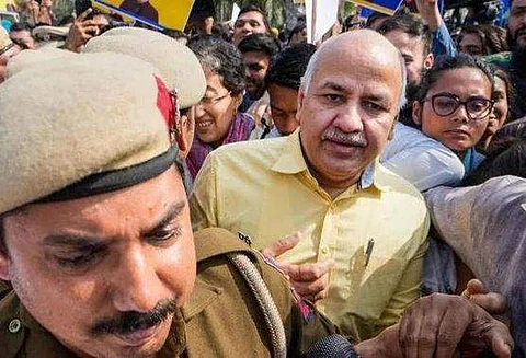 மணீஷ் சிசோடியாவுக்கு 5 நாள் சிபிஐ காவல்!