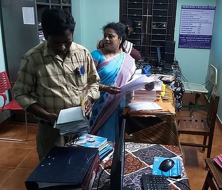 புகாா் எதிரொலி: நாகையில் குழந்தைகள் காப்பகம் மூடல்; 30 குழந்தைகள் வேறு காப்பகத்துக்கு மாற்றம்