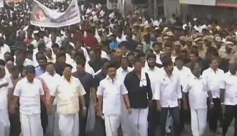 மு.க. ஸ்டாலின் உள்ளிட்ட திமுக நிர்வாகிகள்