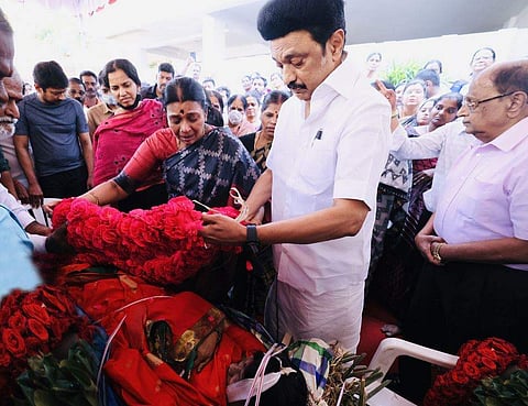 துா்கா ஸ்டாலின் சகோதரி சாருமதி காலமானாா்: முதல்வா் மு.க.ஸ்டாலின் அஞ்சலி