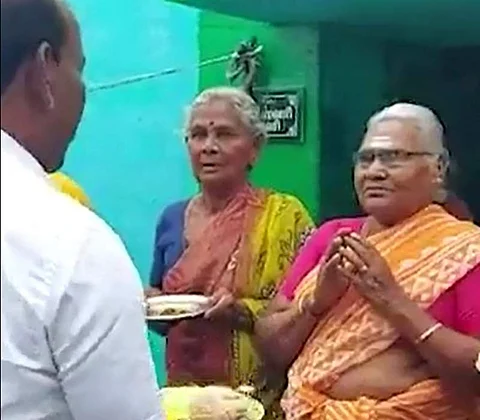 பெண்களுக்கு ஆரத்தி எடுத்த அமைச்சர் மா.சுப்பிரமணியன்!
