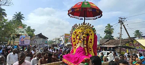 தேரடிக்கு எழுந்தருளிய திருஞானசம்பந்தர்.