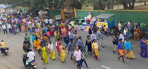 திருவண்ணாமலையில் 2-ஆவது நாளாக பக்தா்கள் கிரிவலம்