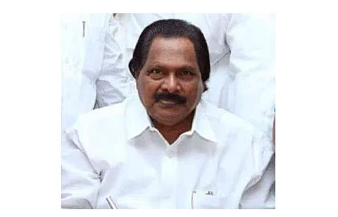 தில்லி புறப்பட்டனர் அதிமுக அவைத் தலைவர் தமிழ்மகன் உசேன், சி.வி.சண்முகம் 