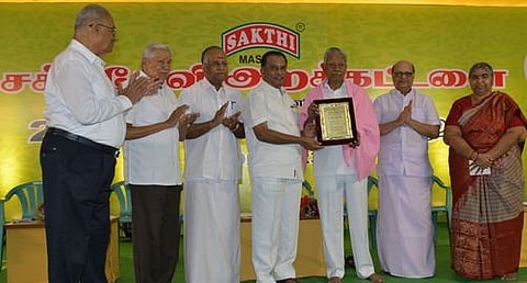 சக்தி மசாலா சாா்பில் ரூ.1.24 கோடி மதிப்பில் நலத்திட்ட உதவிகள்