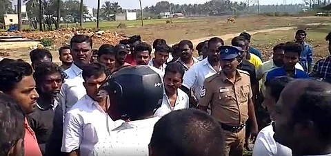 பெங்களூருவில் திருடிய இருசக்கர வாகனத்தை  ஆம்பூர் வரை துரத்திப் பிடித்த உரிமையாளர்!