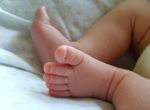 பெண்ணாக பிறந்து ஆணாக மாறியவருக்கு குழந்தை பிறந்தது எப்படி? 