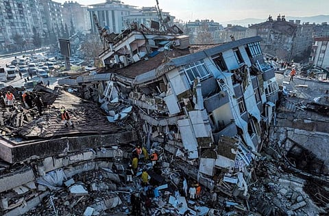 நடுங்க வைக்கும் நிலநடுக்கம்! | துருக்கி - சிரியாவில் ஏற்பட்ட சக்திவாய்ந்த நிலநடுக்கம் குறித்த தலையங்கம்