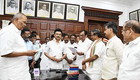 எம்எல்ஏவாக பதவியேற்றார் ஈவிகேஎஸ் இளங்கோவன்!