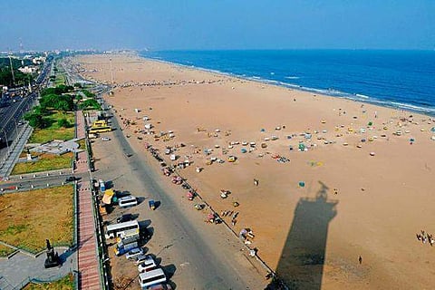 மெரினாவில் உள்ள காந்தி சிலை ஓரிரு நாள்களில் இடம்மாறுகிறது