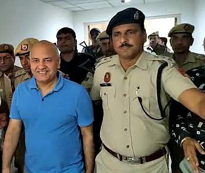 அரசு பங்களாவை காலி செய்ய சிசோடியா குடும்பத்துக்கு 5 நாள்கள் அவகாசம்