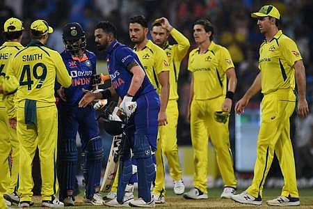 ஒரு நாள் தொடா்: வெற்றியுடன் தொடங்கியது இந்தியா