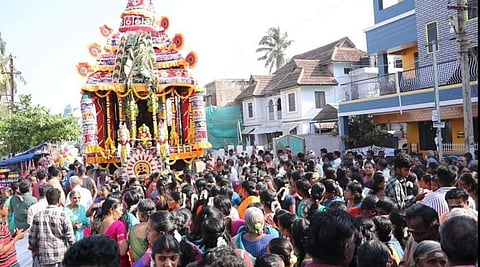 நாகர்கோவில் வடிவீஸ்வரம் அழகம்மன் கோயில் மாசித் தேரோட்டம்.