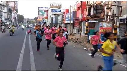 சேலத்தில் மகளிருக்கான மாரத்தான் போட்டி