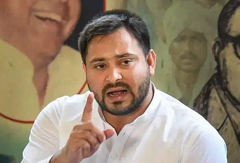 'பாஜகவின் முகத்திரையை வெளிக்காட்டினால் இதுதான் நடக்கும்' - தேஜஸ்வி யாதவ்