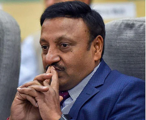 தேர்தல் ஏற்பாடுகள் குறித்து ஆலோசிக்க கர்நாடகம் சென்றடைந்த தேர்தல் குழு!