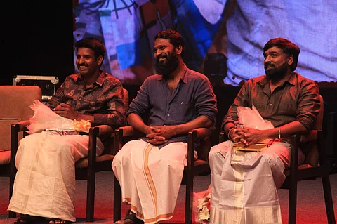 ஜெயமோகன் எழுதிய 'துணைவன்' என்கிற சிறுகதையை திரைக்கதையாக மையமாக வைத்து 'விடுதலை' படத்தை எடுத்துள்ளார் வெற்றிமாறன்.