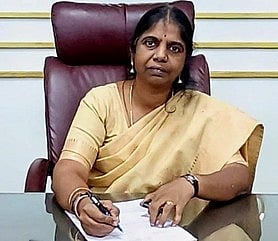 ராணிப்பேட்டை  மாவட்ட  ஆட்சியா்  ச.வளா்மதி.