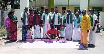 செய்யாற்றில் விவசாயிகள் நூதன ஆா்ப்பாட்டம்