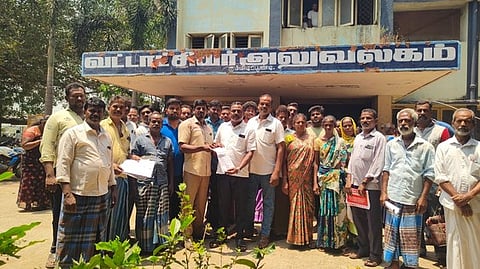 ரயில்வே இட வீடுகளுக்கு மாற்று இடம் கோரி மனு