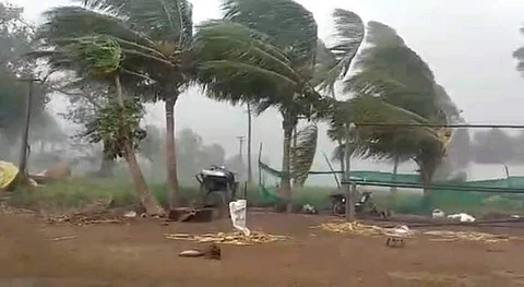 கீரிப்பட்டி கீழ்க்கணவாய் பகுதியில் சூறைக் காற்று