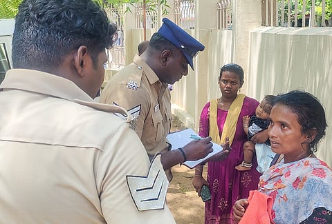 ஆட்சியா் அலுவலகத்தில் பெண் தீக்குளிக்க முயற்சி