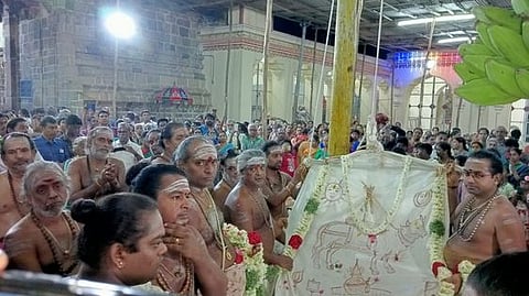 அமிா்தகடேஸ்வரா் கோயிலில்  கொடியேற்றம்