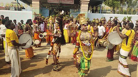 நங்கவள்ளியில் தீா்த்தக்குட ஊா்வலம்