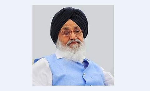 பஞ்சாப் முன்னாள் முதல்வா் பிரகாஷ் சிங் பாதல் காலமானாா்