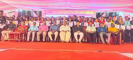 இ.ஜி.எஸ்.பிள்ளை கல்வி குழுமத்தில் பிளஸ் 2 மாணவா்களுக்கு மேற்படிப்பு குறித்து விளக்கம்