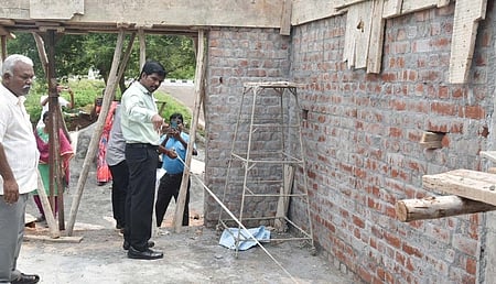 அண்ணா மறுமலா்ச்சி திட்டத்தின் கீழ்வையம்பட்டி, மருங்காபுரியில் பணிகள்