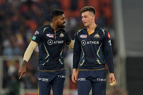 மும்பைக்கு எதிராக பந்துவீச்சை தேர்வு செய்த குஜராத் டைட்டன்ஸ்!