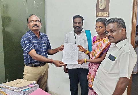 12 பழங்குடியினருக்கு வீடு கட்ட ஆணை