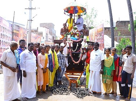 ஆத்தூரில் நடைபெற்ற புதிய தோ் வெள்ளோட்டம்.