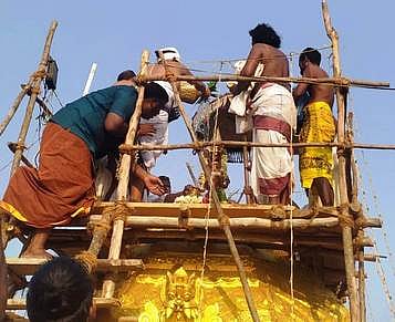 பெருமாள் கோயிலில் கும்பாபிஷேகம்