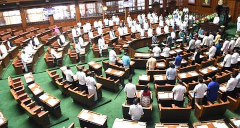 கர்நாடகத்தில் எம்எல்ஏக்கள் பதவியேற்பு!