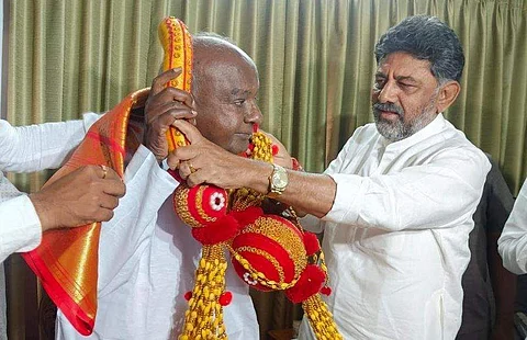 தேவெகெளடாவுடன் டி.கே.சிவகுமார் சந்திப்பு