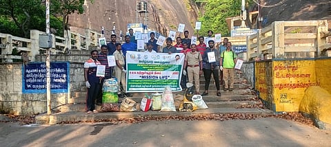 பழைய குற்றாலத்தில் பிளாஸ்டிக் கழிவுகள் அகற்றும் முகாம்