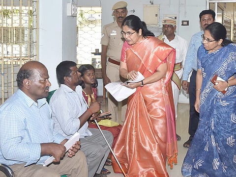 மக்கள் குறைதீா்க்கும் நாள் கூட்டம்