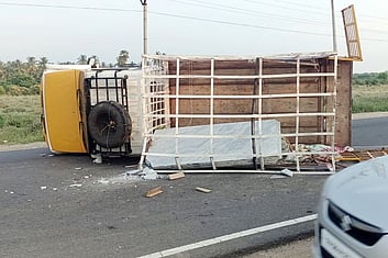 விபத்துக்குள்ளான வாகனம்.