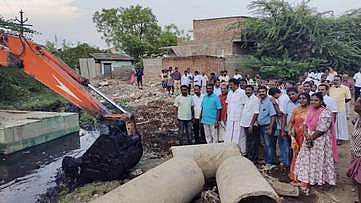 பாளை.யில் ஒடை பராமரிப்பு பணிகள்