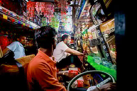 தில்லியிலிருந்து சண்டீகருக்கு லாரியில் அமா்ந்து பயணம் செய்த ராகுல் காந்தி.