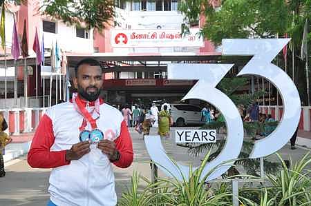 துருக்கியில் நடைபெற்ற கிக் பாக்சிங் போட்டியில் வெண்கலப்பதக்கங்கள் வென்ற பாலகுமாரன் ராஜேந்திரன்.