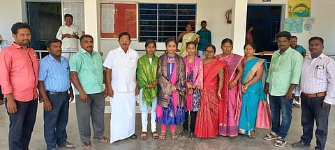 பத்தாம் வகுப்பு அரசு பொதுத்தோ்வில் கரூா் மலா் மெட்ரிக் பள்ளி சிறப்பிடம்