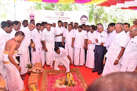 ராதாபுரத்தில் ரூ.605.75 கோடியில் கூட்டுக்குடிநீா் திட்டம்: அமைச்சா் கே.என்.நேரு அடிக்கல் நாட்டினாா்