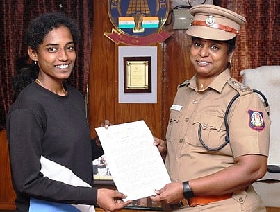 காவல்துறைக்கு தோ்வு செய்யப்பட்ட 11 பேருக்கு பணி நியமன ஆணை