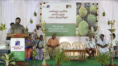 பண்ருட்டி பத்திரக்கோட்டையில் நடைபெற்ற பால திருவிழாவில் மாவட்ட ஆட்சியா் அ.அருண்தம்புராஜ்