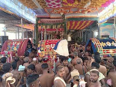 ஆழ்வாா்திருநகரி கோயிலில் நம்மாழ்வாா் மங்களாசாசனம்