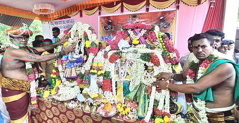 ராமநாதபுரத்தில் மீனாட்சி சொக்கநாதா் திருக்கல்யாணம்